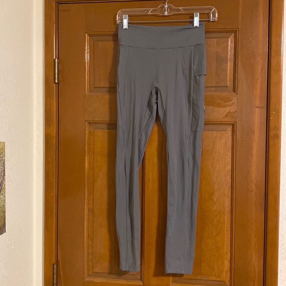 Gymshark Gray Leggings with Lots of Pockets